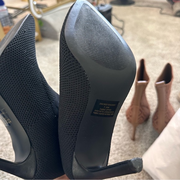 Steve Madden black heeled booties, like new! Size 7.5 - Picture 4 of 7
